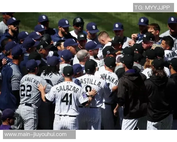 大连足球德比激战正酣球迷热情高涨见证城市荣耀与激情对决
